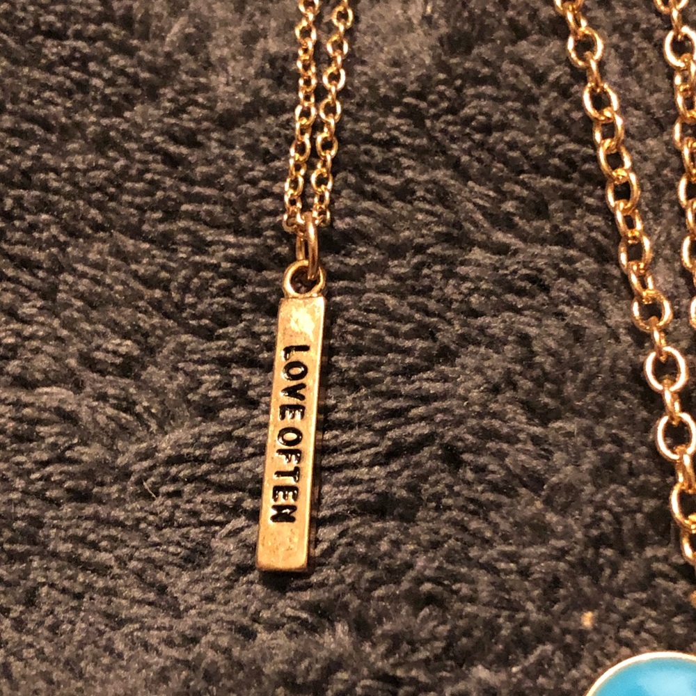 NWT•BCBGeneration Inspirational DBL strand set - Picture 4 of 10